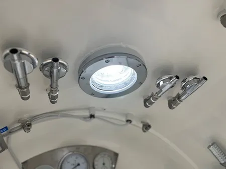Chamber Hiperbarik Oksigen Silindris Multiplace (Bentuk Omega)